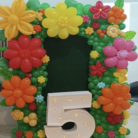 Balloon decor 8